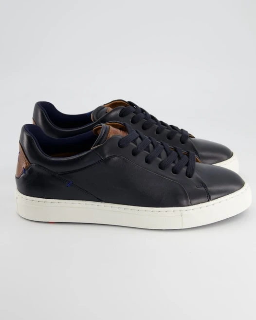 Lloyd MAJURO In Blau 4 Lloyd MAJURO In Blau – Bild 2