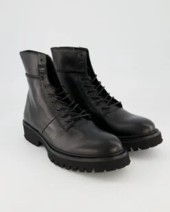 Blauer Flynn In Schwarz