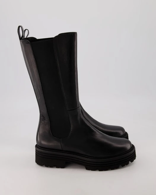 Konstantin Starke Nate In Schwarz 4 Konstantin Starke Nate In Schwarz – Bild 2