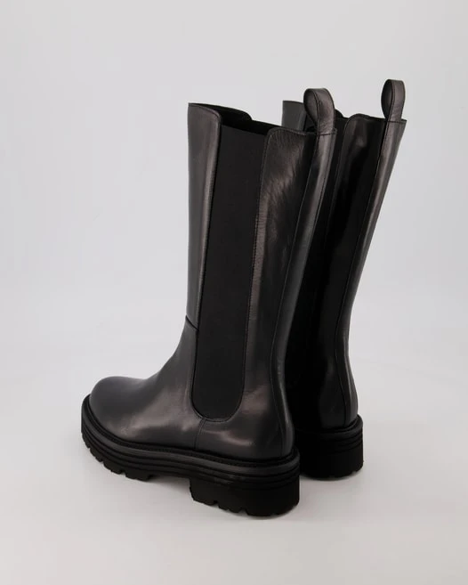 Konstantin Starke Nate In Schwarz 5 Konstantin Starke Nate In Schwarz – Bild 3