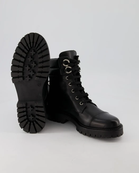 Konstantin Starke Ketti In Schwarz 7 Konstantin Starke Ketti In Schwarz – Bild 5